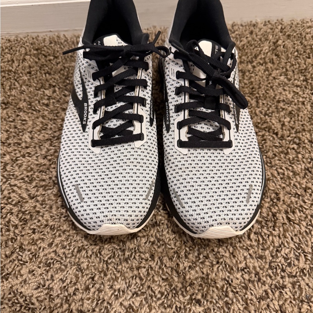 Brooks Women's White and Black Sneakers